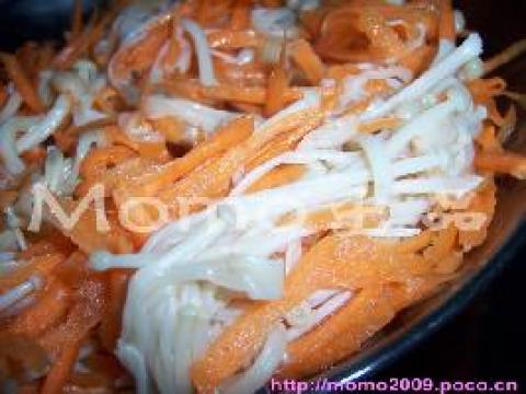 红萝卜拌金针菇做法