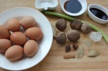 小植菜谱丨“吃不起”茶叶蛋？没关系，那就香菇卤蛋！做法