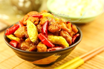 火爆川菜之三椒煸鸡做法
