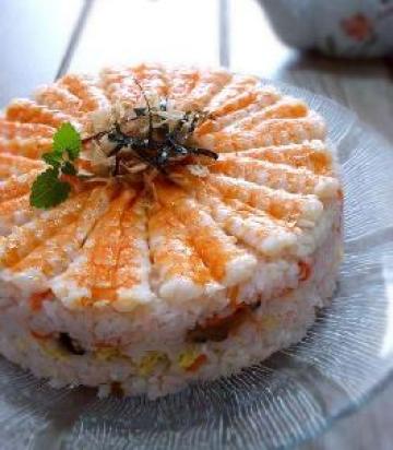 鲜虾寿司蛋糕做法