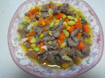 豌豆胡萝卜玉米牛肉丁做法