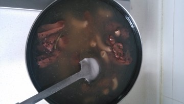 排骨小肠猪血汤做法