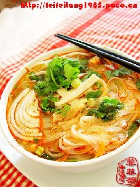 TOM YUM SPICY NOODLE SOUP做法