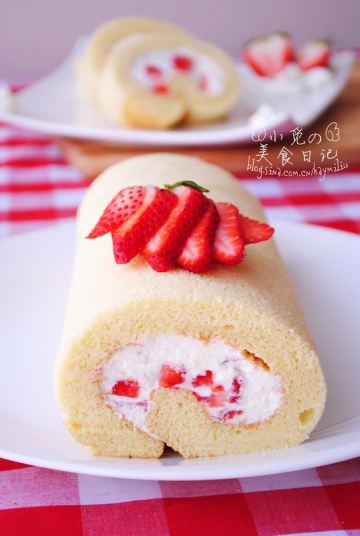 草莓奶油蛋糕卷做法