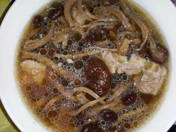 茶树菇煲鸭汤做法