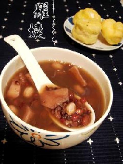 花生紫米红豆粥做法