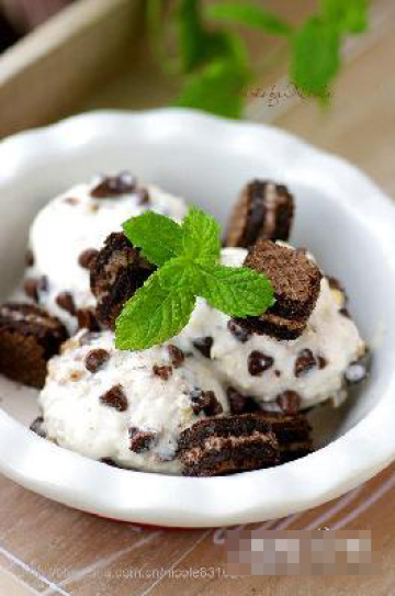 巧克力核果酸奶酪冰淇淋做法