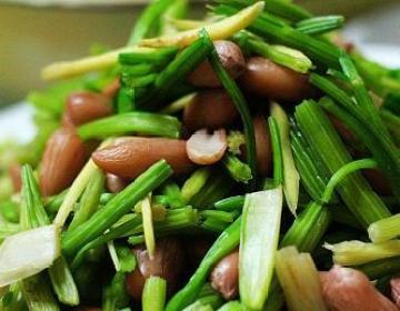 芹菜拌花生米做法