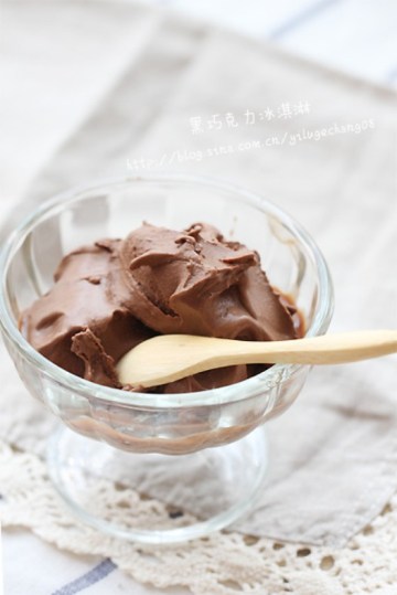 黑巧克力冰淇淋做法