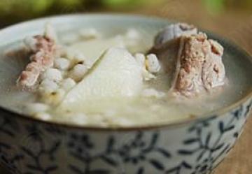 解暑祛湿冬瓜薏米排骨汤做法