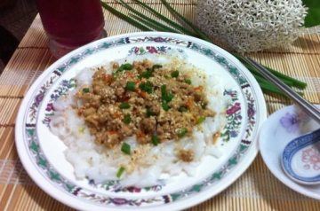 芝麻豆腐肉碎熘粿条做法