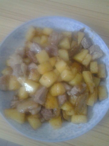 土豆焖猪肉做法