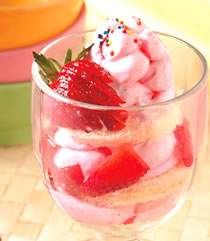 草莓冰淇淋蛋糕做法
