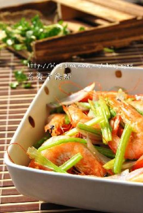 芹香干锅虾做法