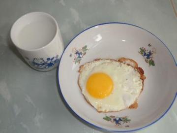 圆圆的煎鸡蛋做法