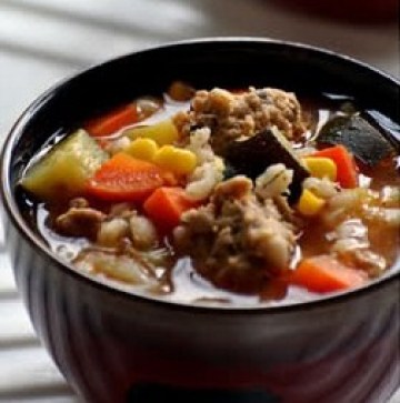肉馅杂蔬薏米汤做法