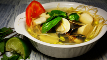 杏鲍菇洋葱蛤蜊汤做法