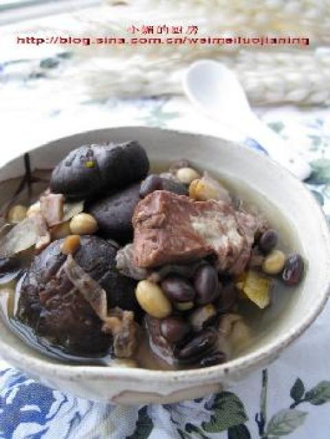 排骨菇豆汤做法