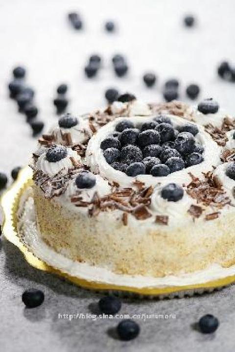 蓝莓装饰蛋糕做法