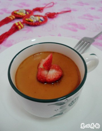 草莓焦糖蛋奶布丁做法