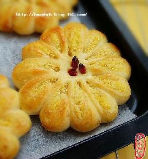 椰蓉花形面包做法
