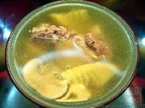 口蘑鲜笋排骨汤做法