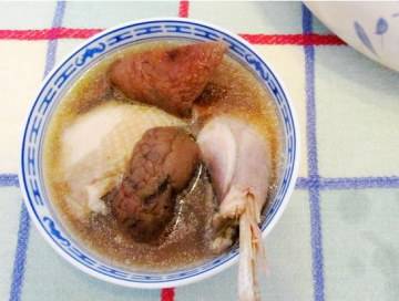 营养月子菜——红菇土鸡汤做法