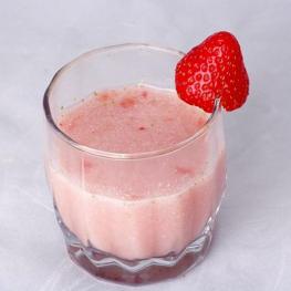 红粉佳人--草莓椰子汁做法