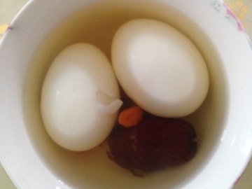绿壳鸡蛋炖红枣做法