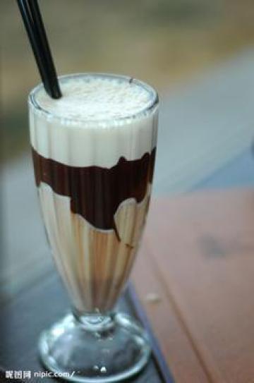 咖啡巧克力奶冰做法