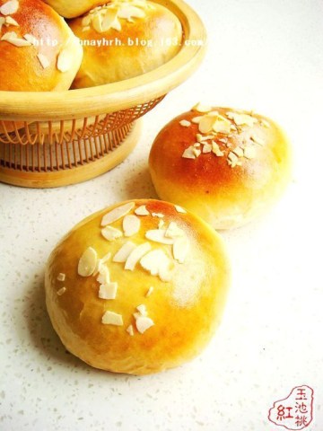 杏仁豆沙小面包做法