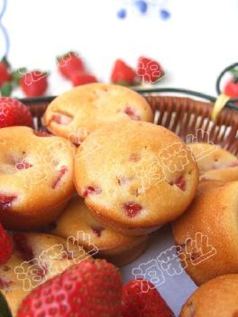 草莓小烤糕做法