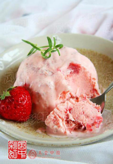草莓冰淇淋（炸弹式）做法