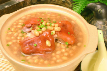 猪蹄黄豆汤做法