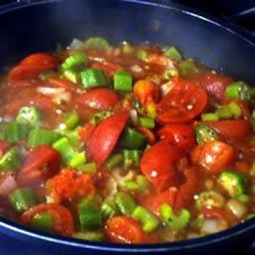 番茄培根肉炒秋葵做法