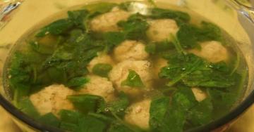 今日晚餐：鲜虾丸菠菜汤做法