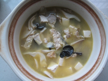 平菇豆腐鱼汤做法