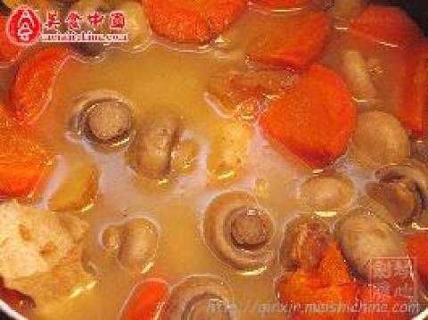 口蘑胡萝卜牛尾汤做法