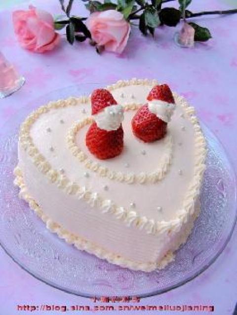“粉色迷情”心型蛋糕做法