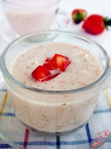 草莓薏仁酸奶做法