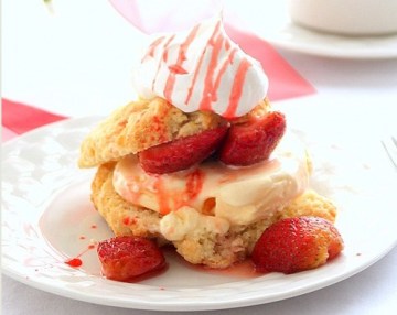 草莓酥饼Strawberry Shortcake做法