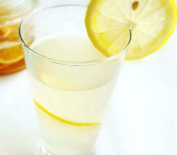 柠檬蜂蜜水做法