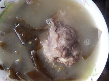 绿豆棒子骨海带汤做法