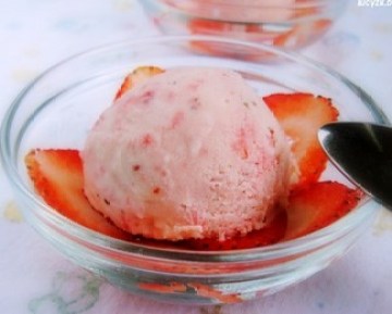 香甜可口草莓冰淇淋做法