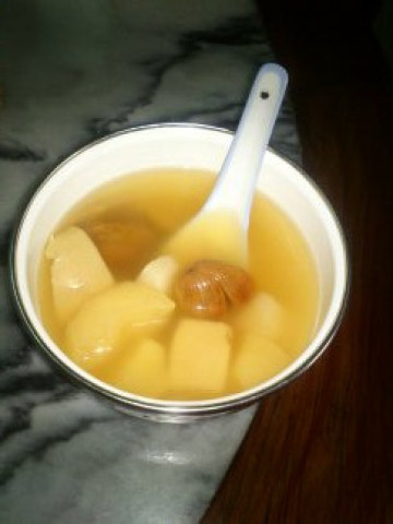 蜜枣苹果梨瘦肉汤做法