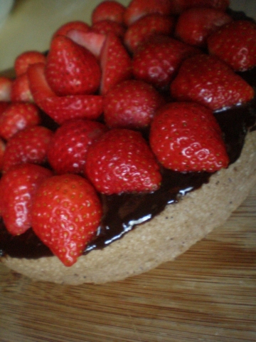 微波炉巧克力草莓蛋糕做法
