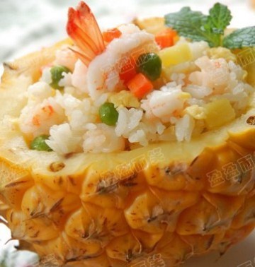 菠萝虾仁炒饭做法
