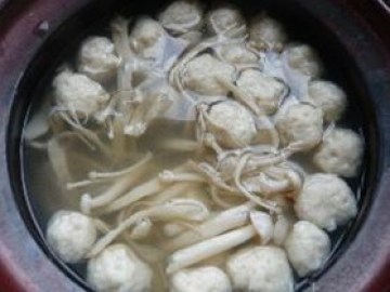 双孢菇鸡丸汤做法