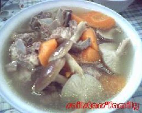 香茹胡萝卜排骨汤做法