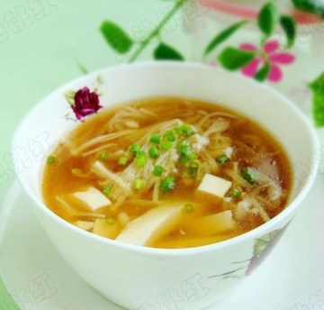 金针菇豆腐肉片汤做法